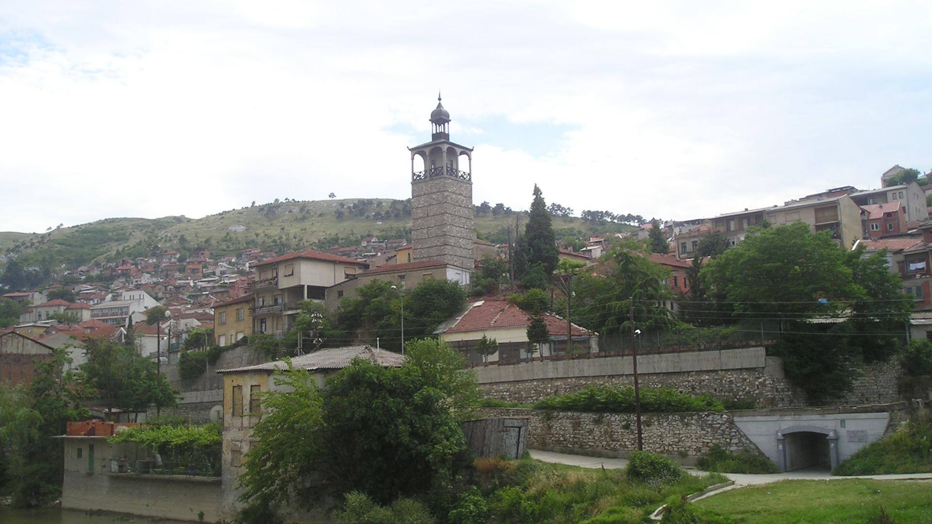 The scenic town of Veles, Macedonia, is home to at least 100 false US news sites.