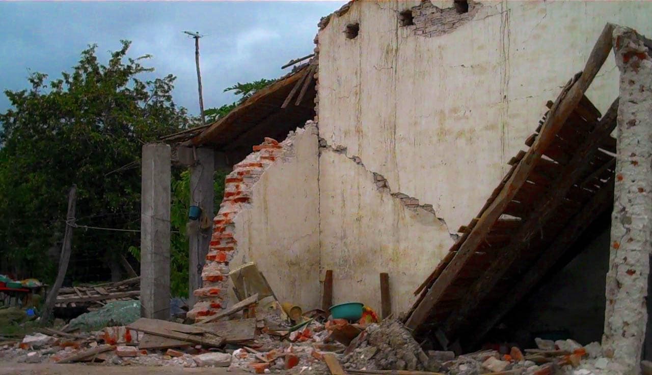 In Oaxaca, locals have been salvaging whole bricks and tiles from rubble piles to reuse in future rebuilding efforts.