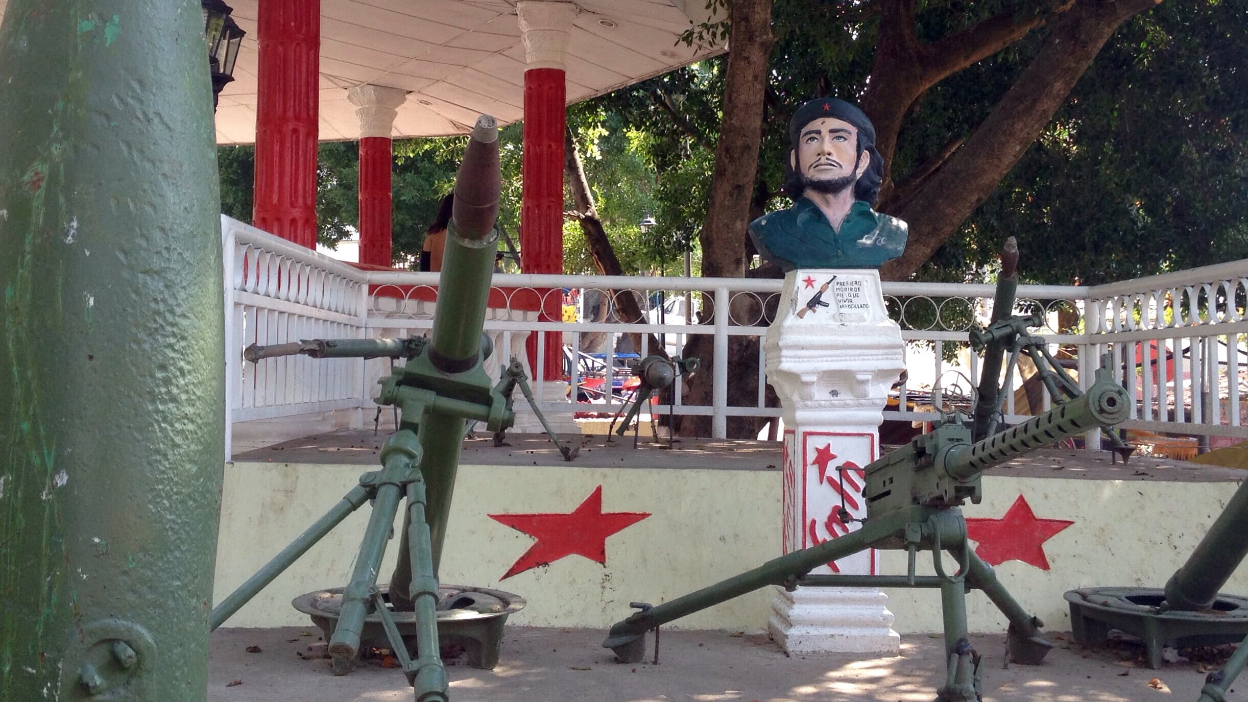 The main square in the town of San José de las Flores features old weaponry used by the guerrillas in the '80s.