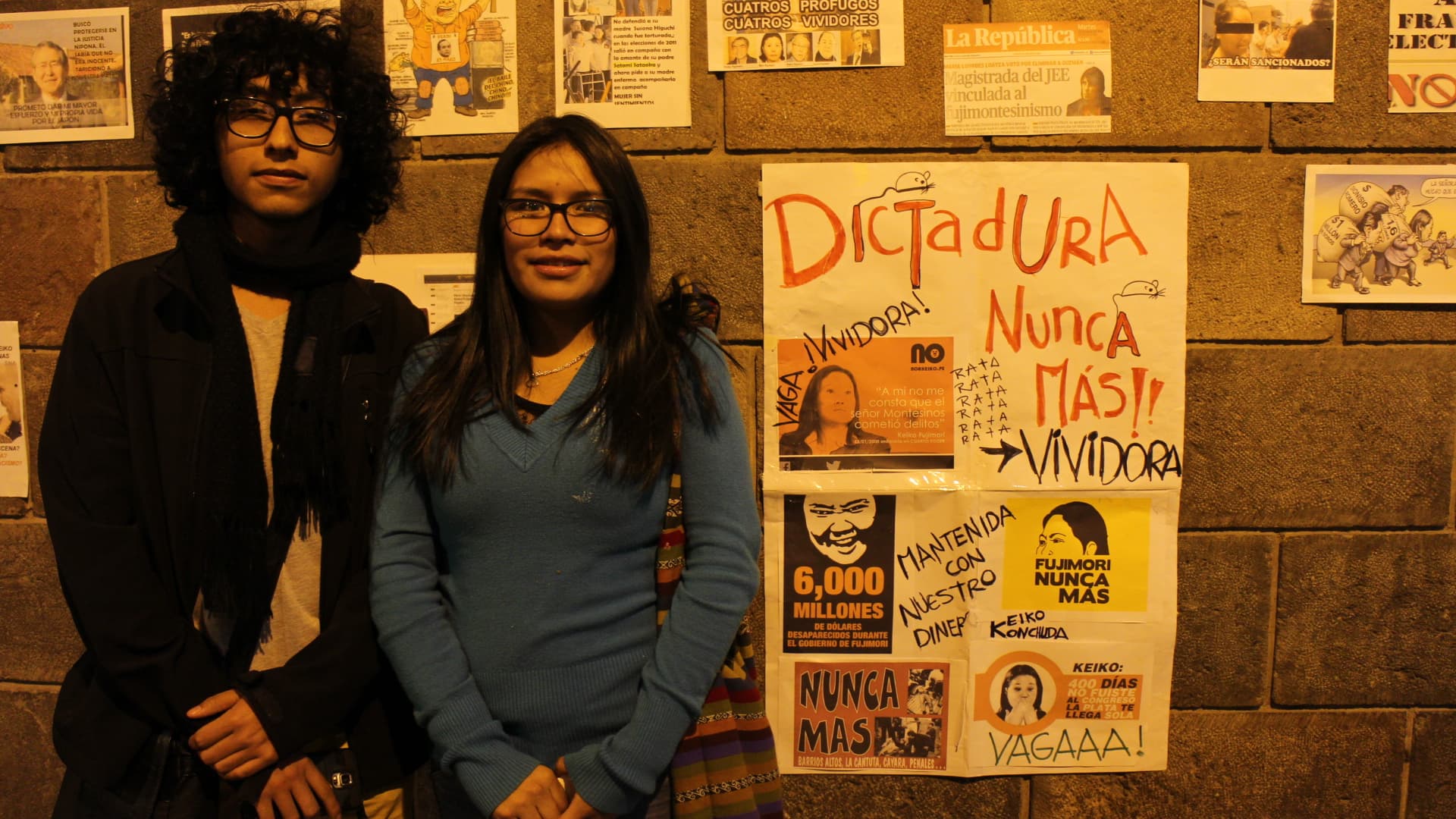 ¨No A Keiko¨ Cuzco chapter posing in front of their poster accusing Keiko Fujimori of living off public money from the time of her father´s presidency.