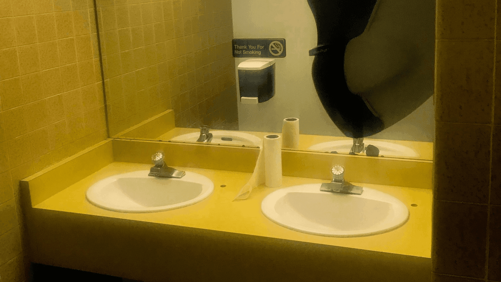 sinks where migrant children allegedly bathed in Phoenix