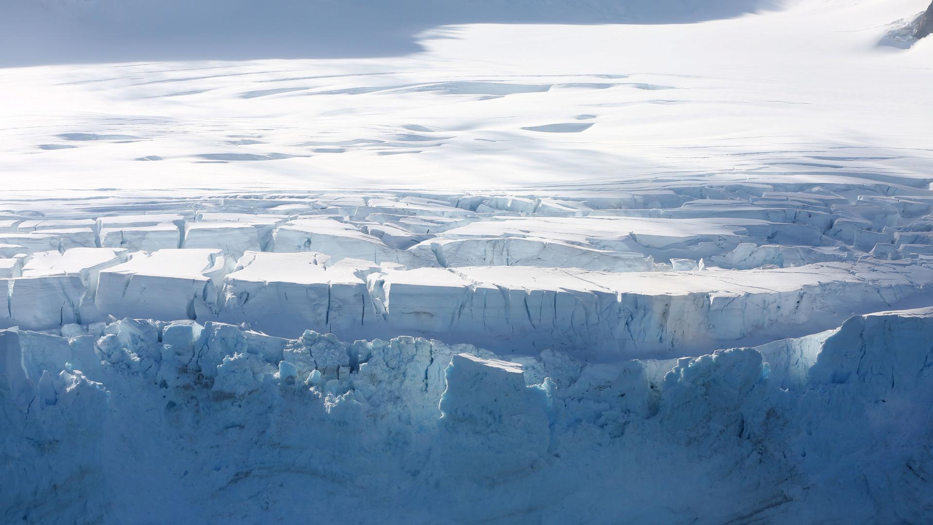 Самая низкая температура воздуха в антарктиде. Китовая бухта Антарктида. Белая мгла в Антарктиде. Антарктида древняя цивилизация. Белая мгла явление в Антарктиде.