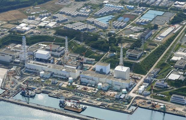 An aerial view of the tsunami-crippled Fukushima Daiichi nuclear power plant and its contaminated water storage tanks, taken August 31, 2013. Japan pledged nearly $500 million to contain leaks and decontaminate radioactive water fro