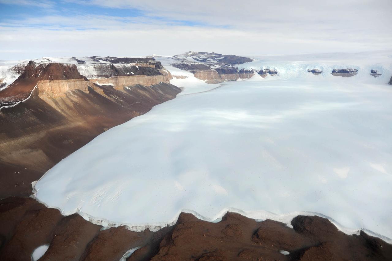 Крупнейшее озеро Антарктиды Восток