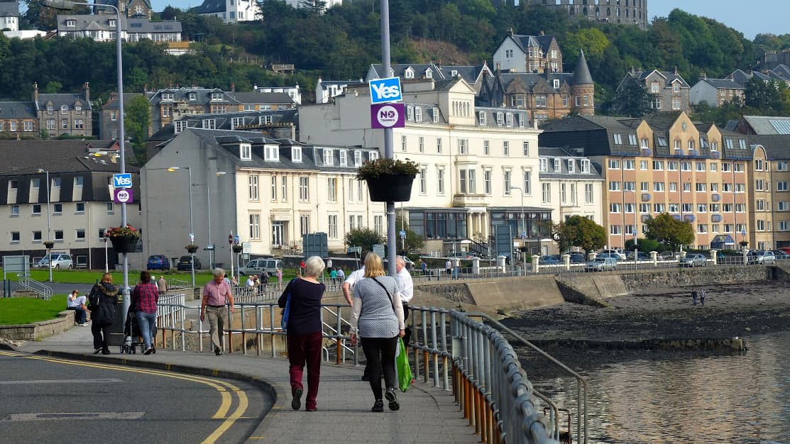 Supporters of the Yes and No campaigns have covered most of the lamp posts in Oban, on Scotland's west coast.
