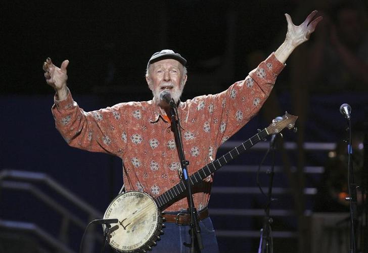 Musician Pete Seeger sings Amazing Grace during a concert celebrating his 90th birthday in New York May 3, 2009.