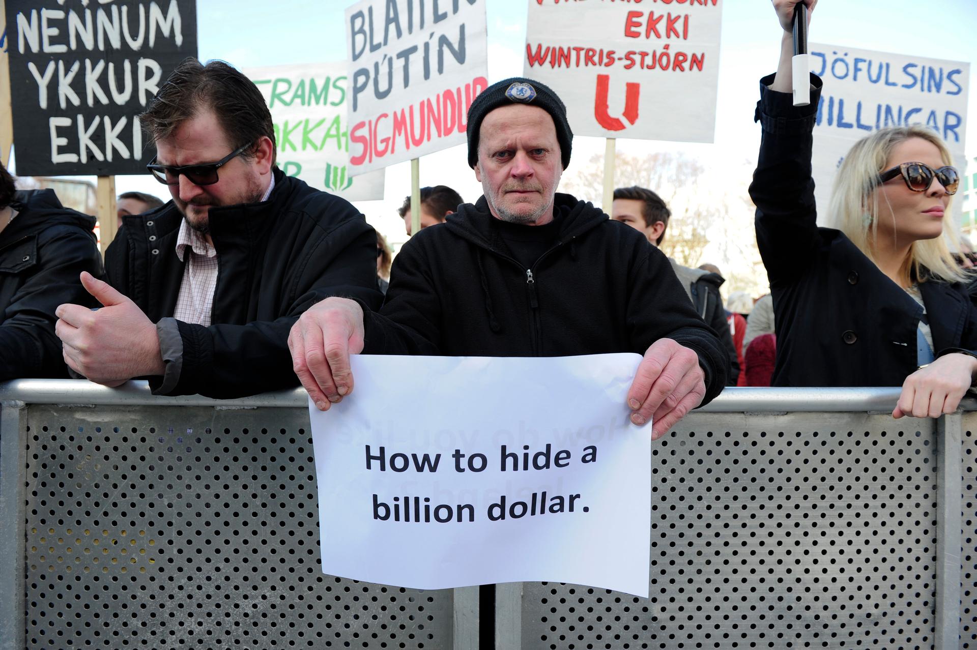 People demonstrate against Iceland's Prime Minister Sigmundur Gunnlaugsson in Reykjavik, Iceland on April 4, 2016 after a leak of documents by so-called Panama Papers stoked anger over his wife owning a tax haven-based company with large claims on the cou