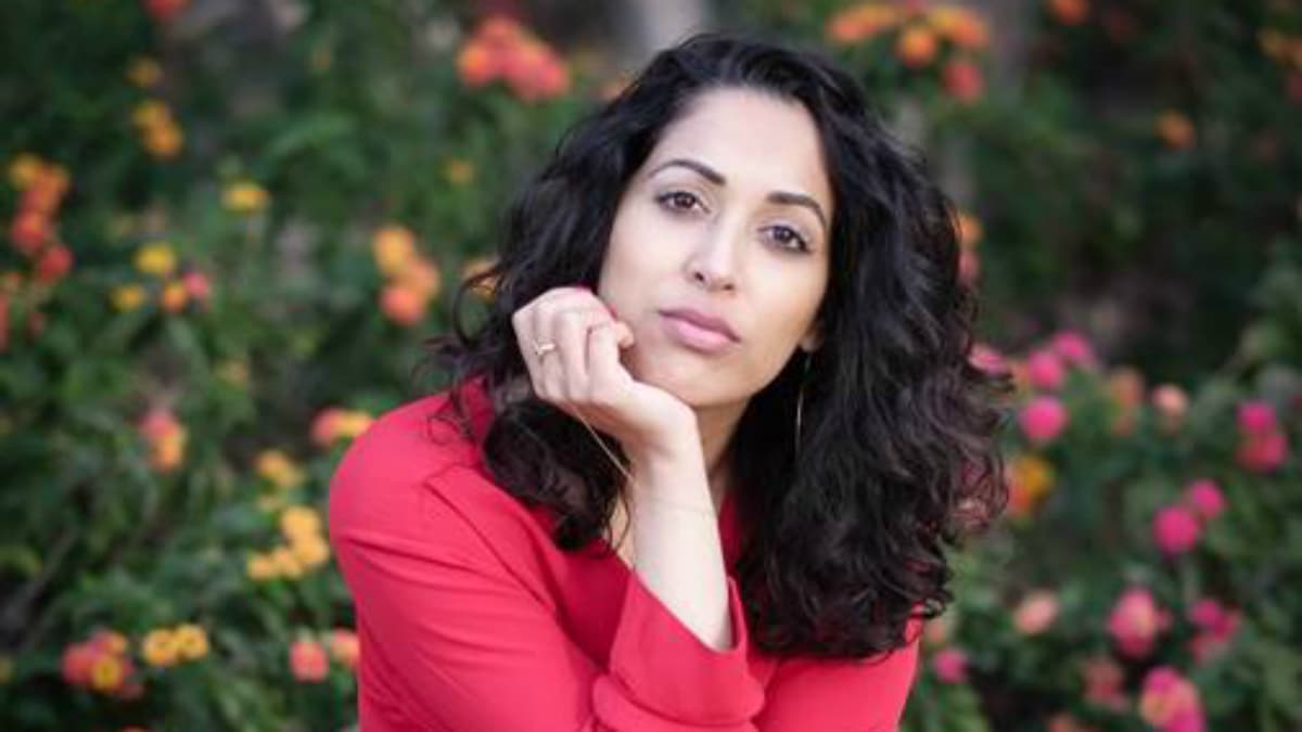 Dr. Seema Yasmin is a medical doctor and journalist.  She teaches science communication at Stanford University where she is a John S. Knight Fellow in Journalism