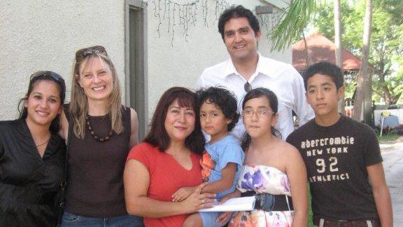 The day that Carmen Avendaño was reunited with her children, after their long drive back to the US. She's surrounded by her attorneys: Maria Jose Vallejo Manzur (far right), Pamela Brown (right), and Mariano Nuñez Arreola (in back).