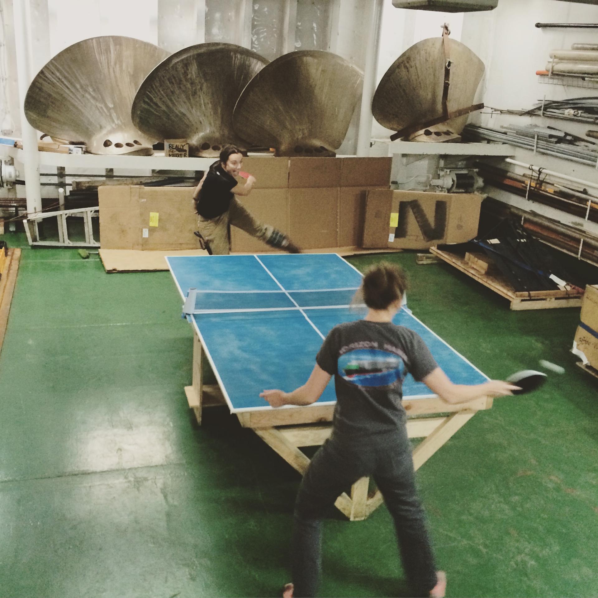 Cargo hold ping-pong