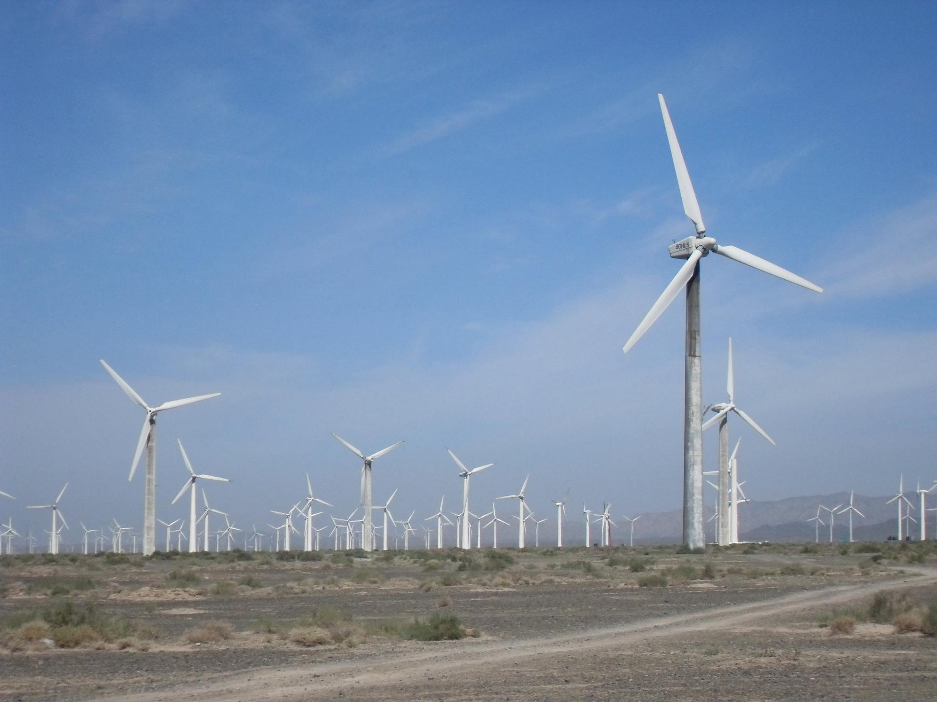 China wind farm in Xinjiang