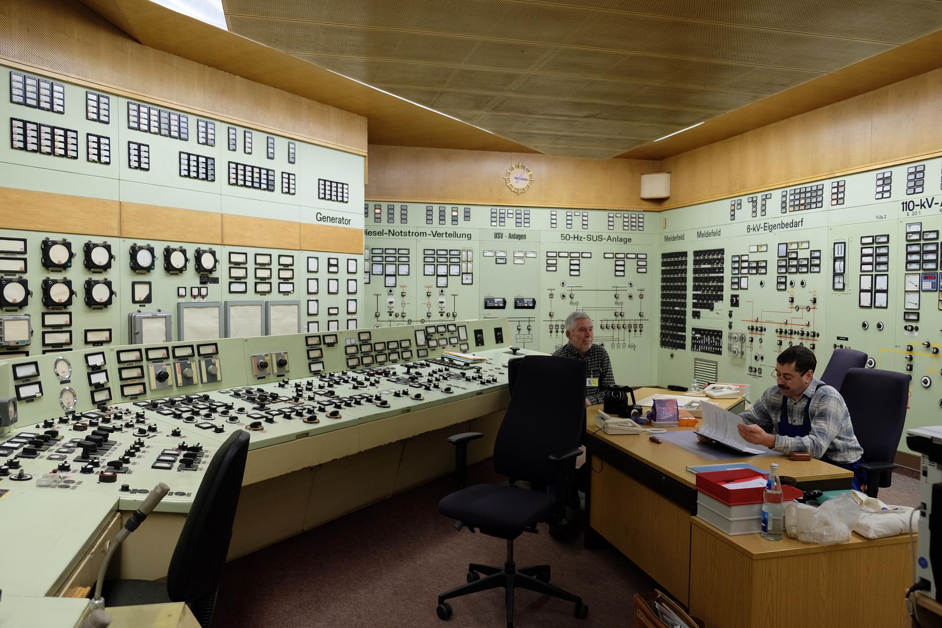 The control room of the Rheinsberg nuclear plant