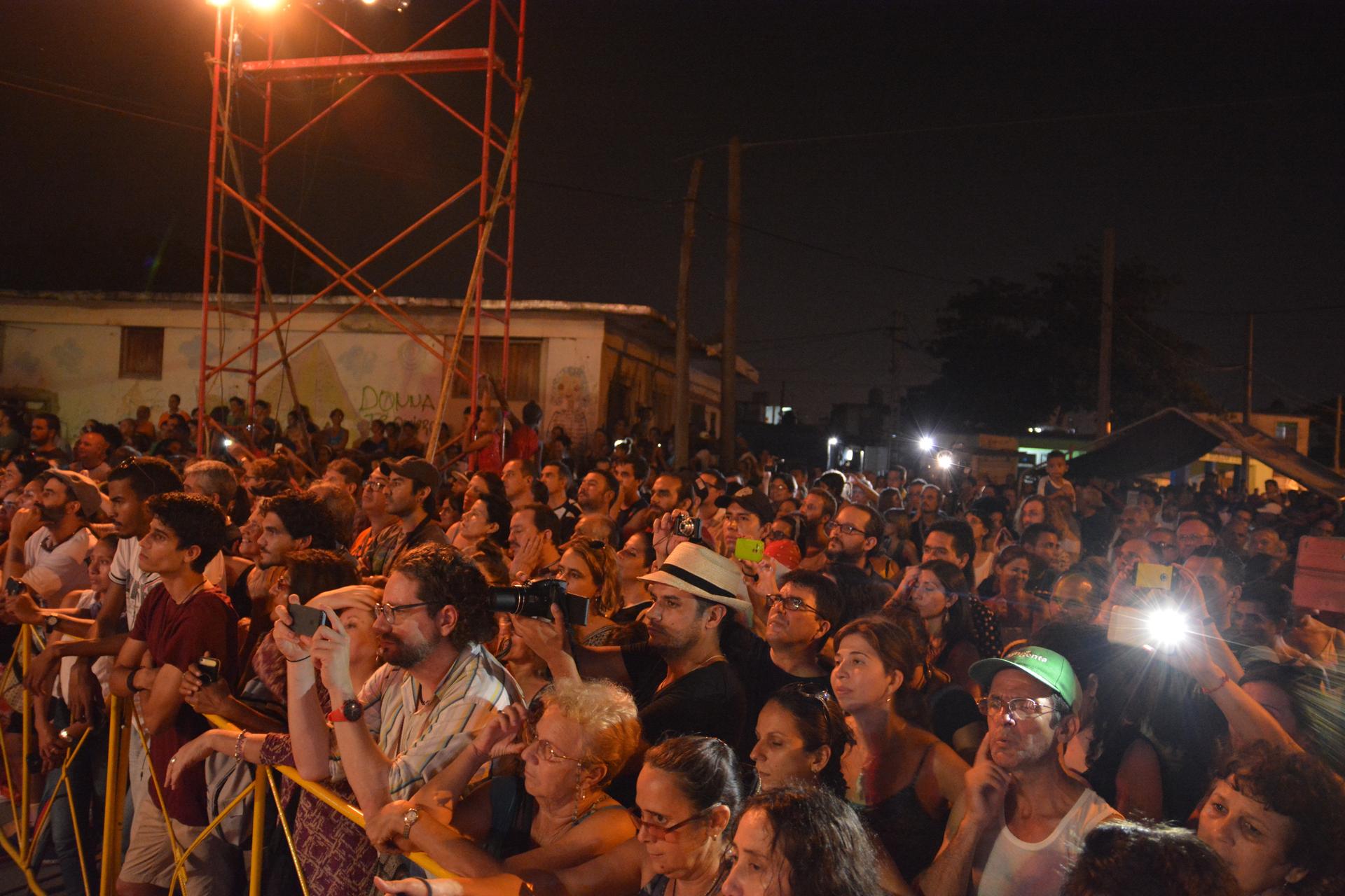 Audience at Silvio Rodriguez's Havana street concert, 2016