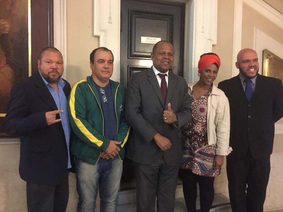 Hip-hop activists at Rio city hall to push for recognition.