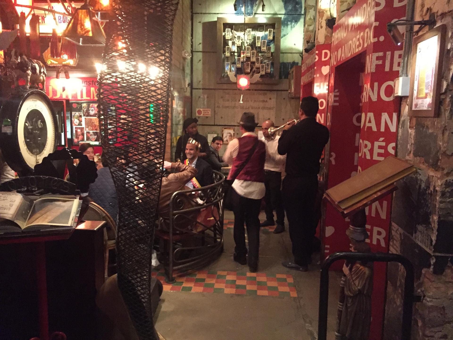 A band plays in Andres Carne de Res