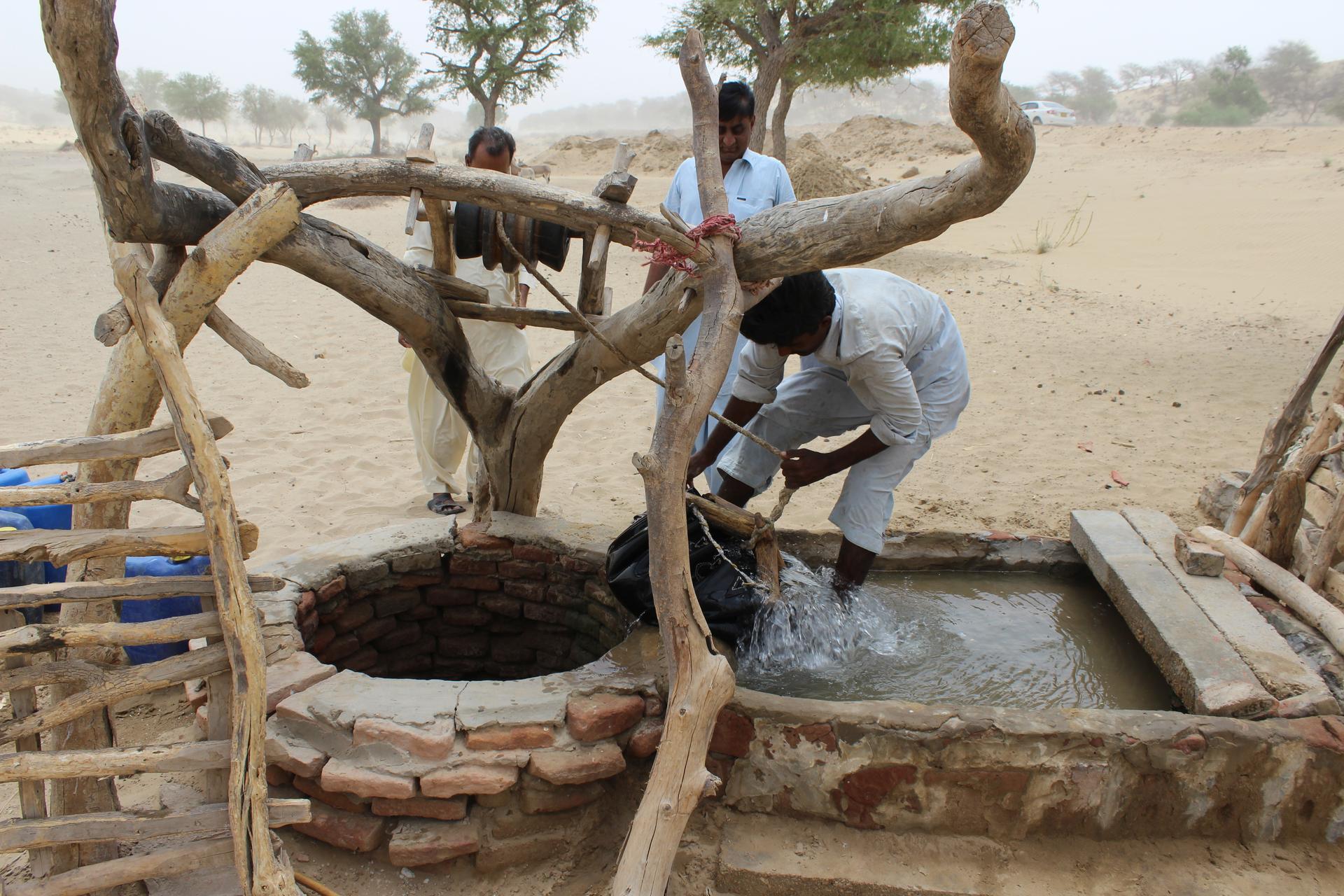 Retrieving Well Water In Sindh, Pakistan