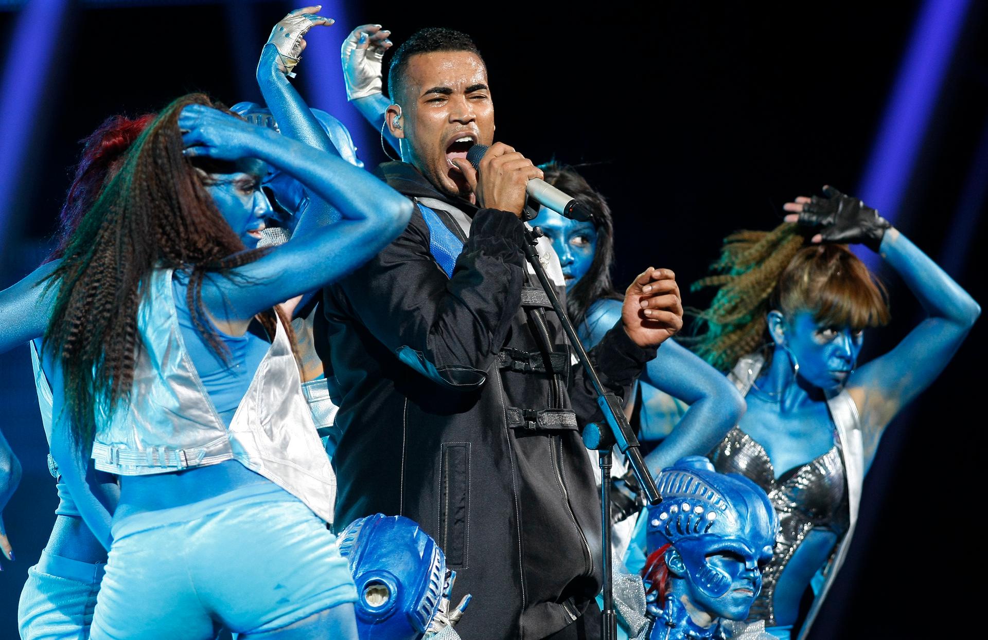 Puerto Rican Reggaeton singer Don Omar performs during the 51st International Song Festival in Vina del Mar city, about 75 miles (121 Km) northwest of Santiago, February 23, 2010.