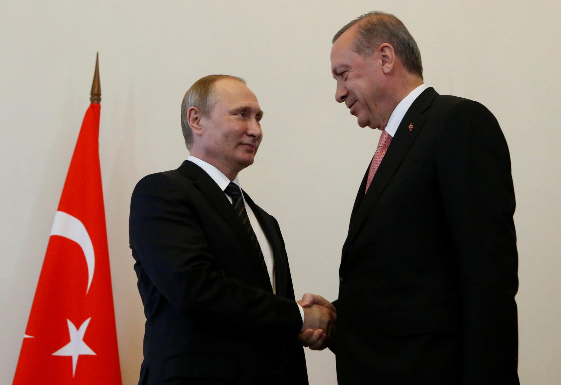 Putin and Erdogan Handshake