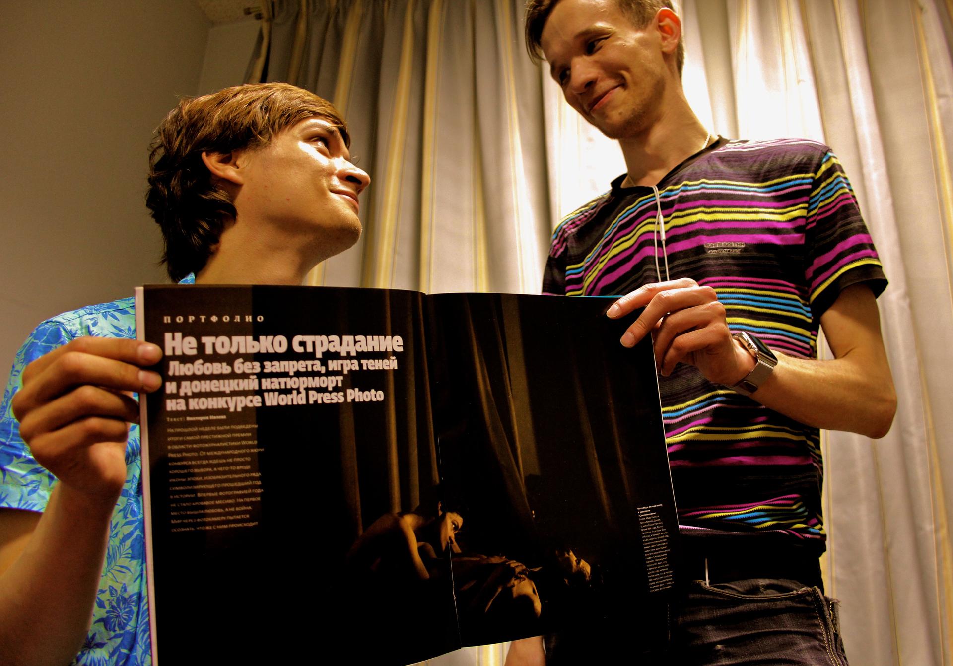 Jon and Alex (r) in St. Petersburg with the award-winning photo.