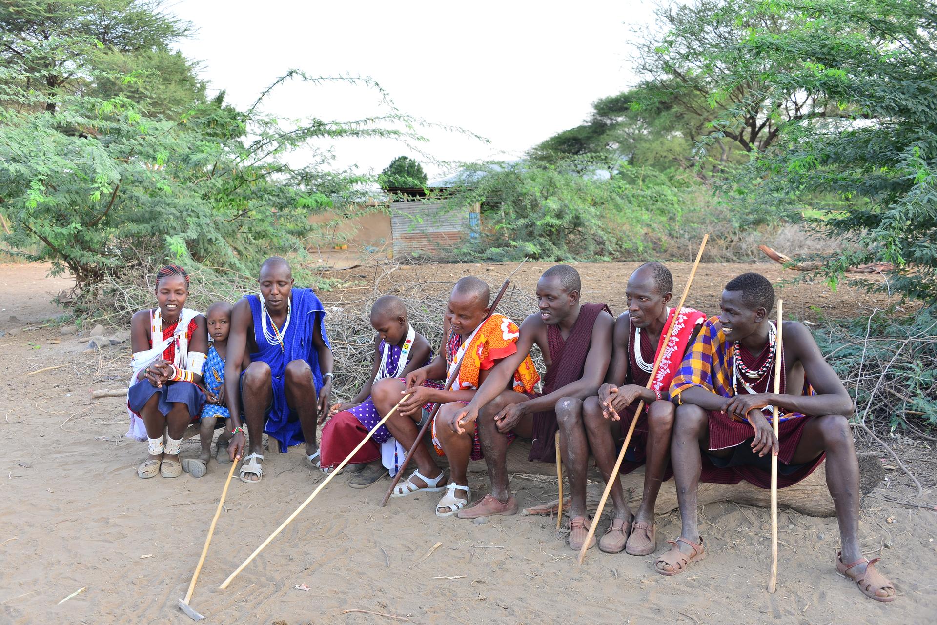 Ole Lelein Kanunga discusses female genital mutilation with members of his community
