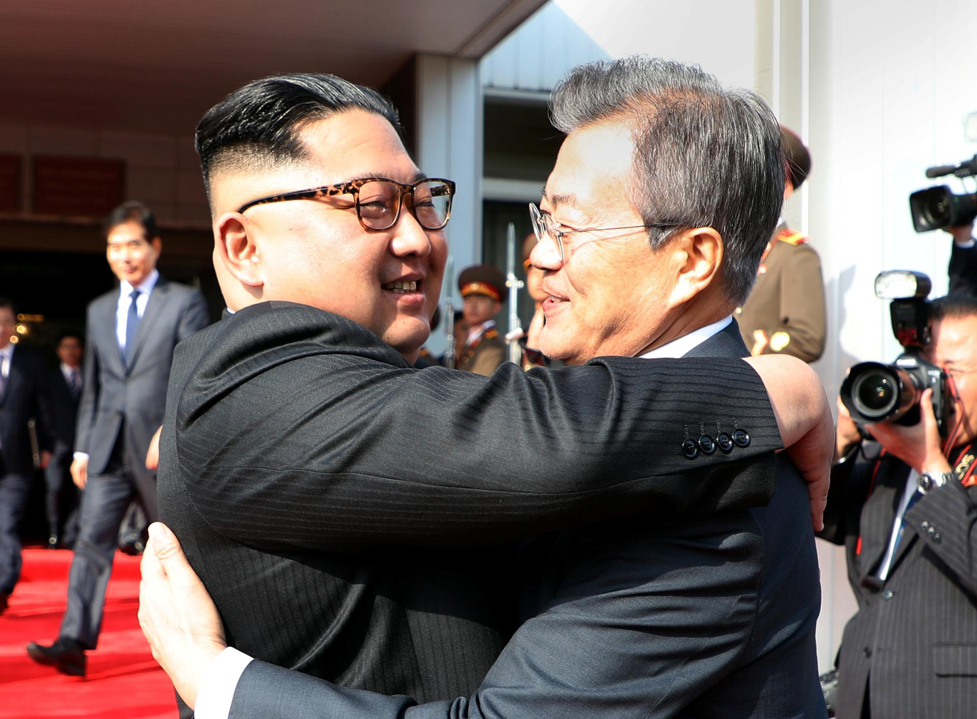 South Korean President Moon Jae-in bids farewell to North Korean leader Kim Jong-un