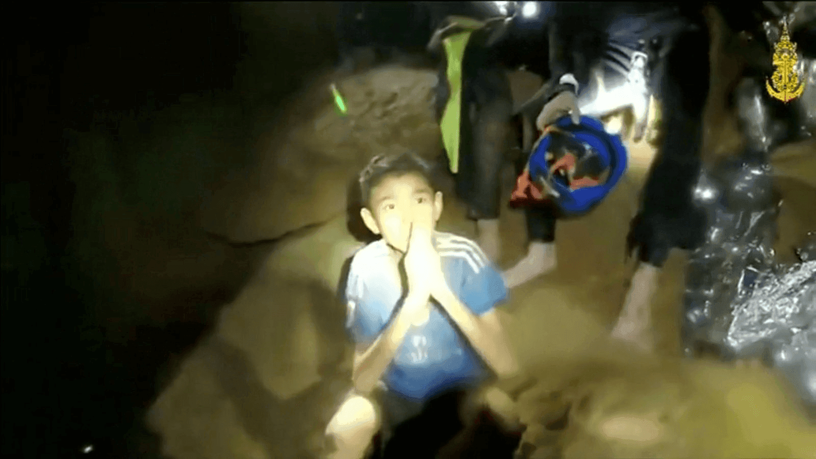 boys trapped in a cave in thailand await rescue