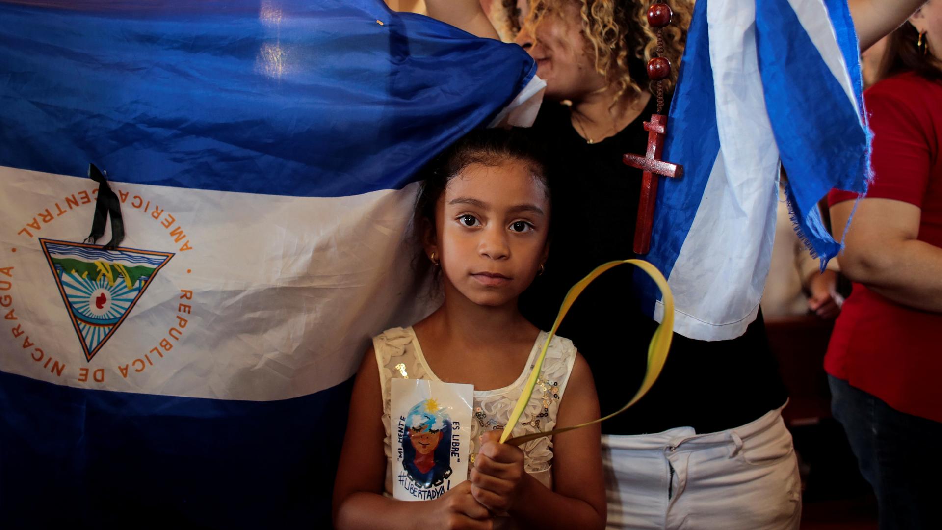 child protesting in nicaragua