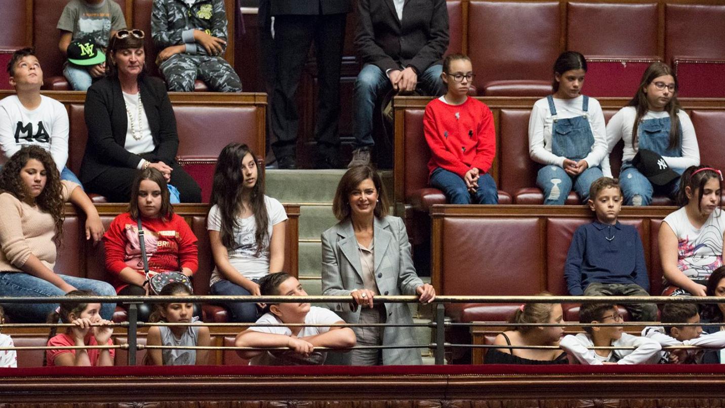 President of the Chamber of Deputies Laura Boldrini welcomes students from Sicily to the Italian Parliament. Photo from Facebok, October 2, 2017.