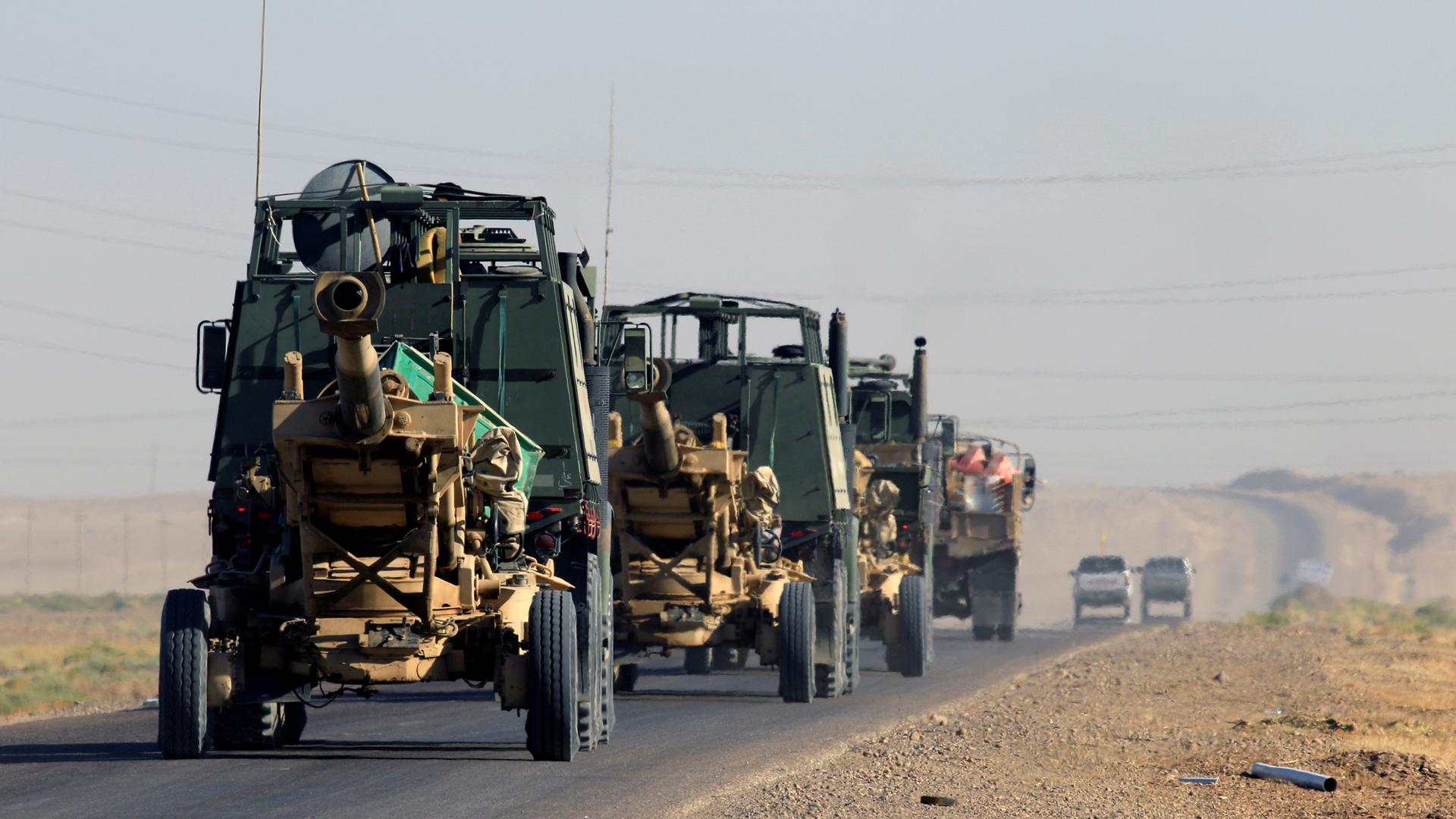 Artillery belonging to Iraqi army are seen southwest of Kirkuk, Iraq, October 17, 2017.