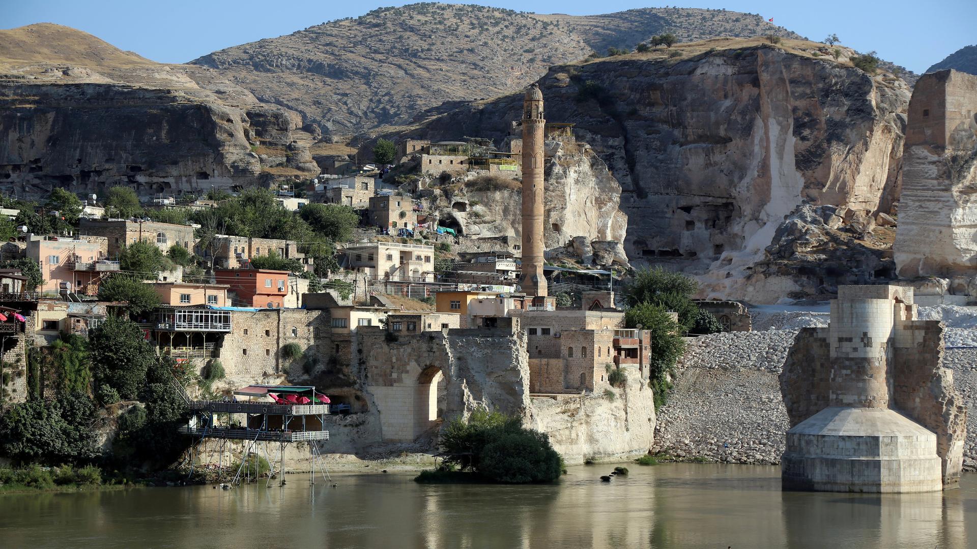 a village in turkey that is about to be flooded