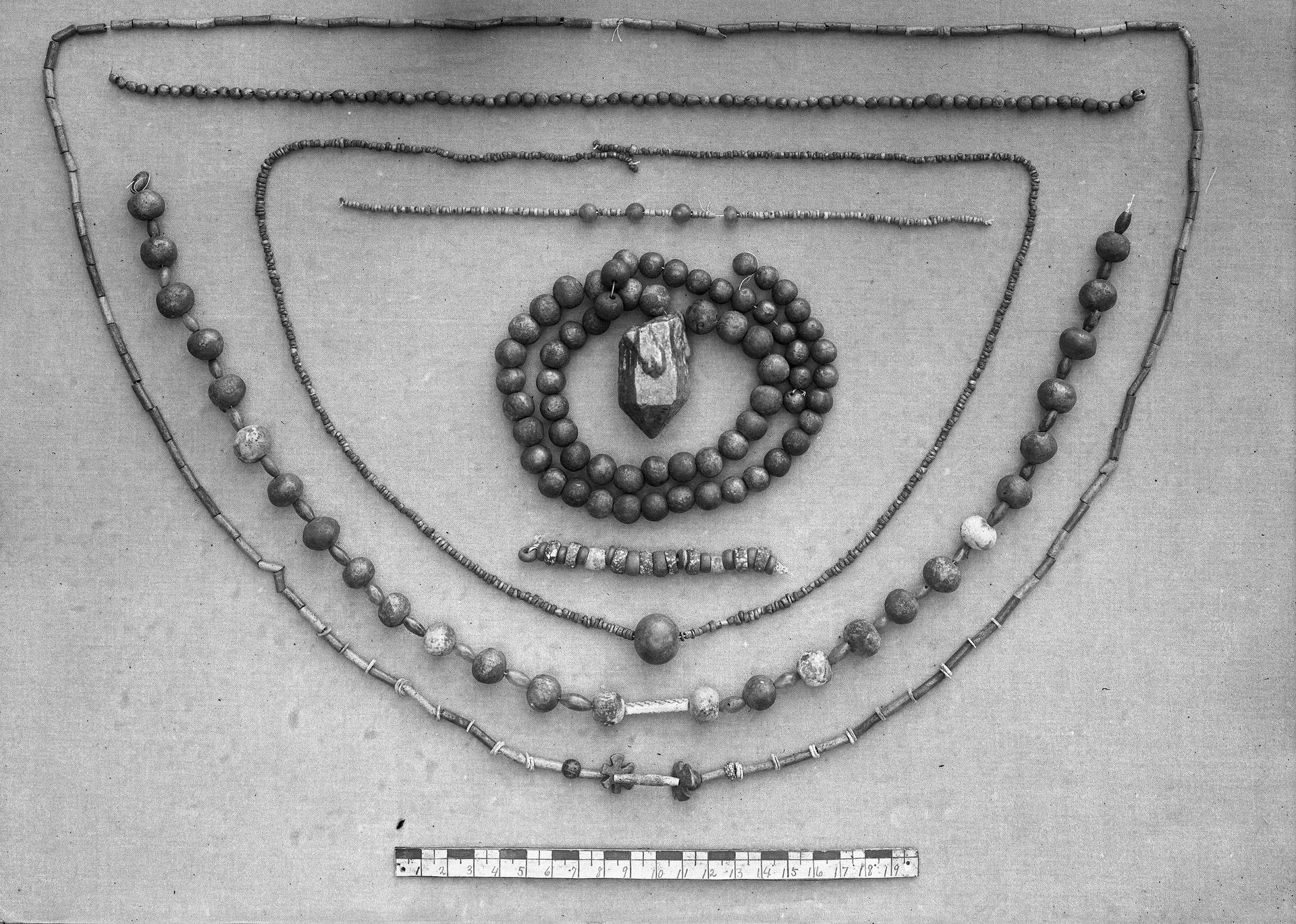 Kerma: Beads and pendants: faience, amethyst, glazed crystal, carnelian, shell, garnet, granite, August 10, 1914 Giza Camp