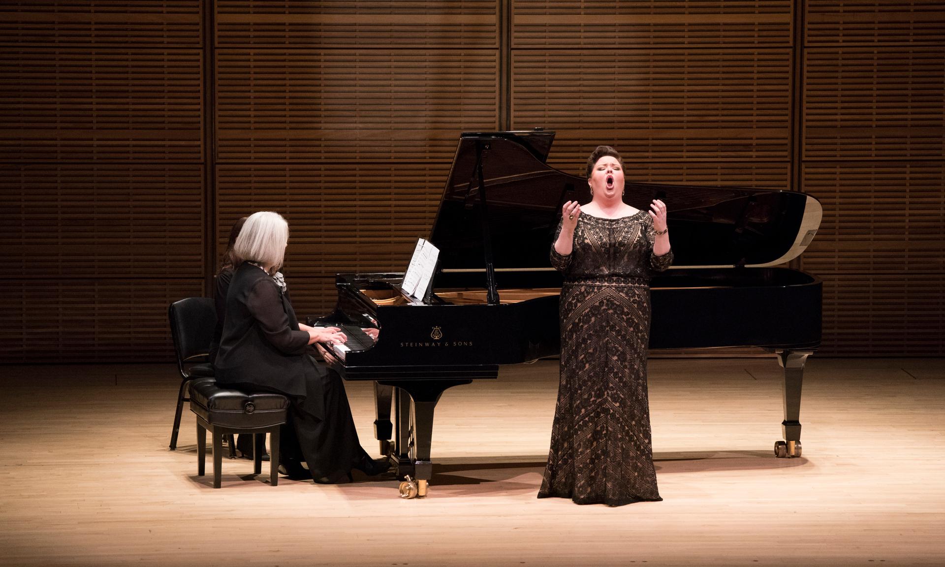 Pianist Kathleen Kelly and mezzo-soprano Jamie Barton perform at Carnegie Hall.