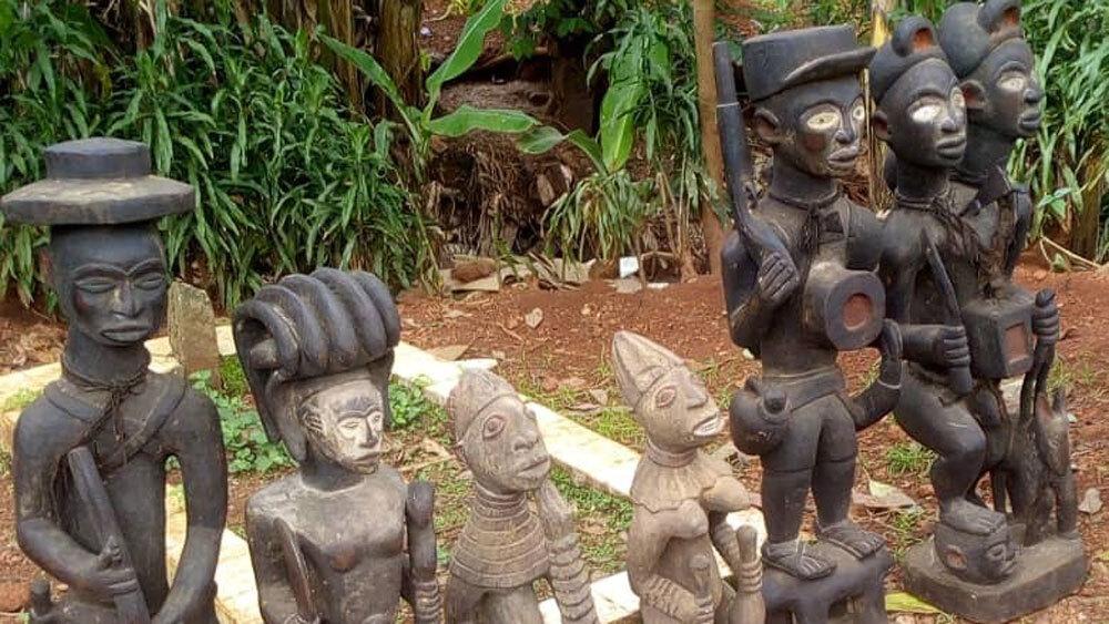 Art pieces a scammer claimed were photographed in Cameroon and authorized by UNESCO for sale and export. The art collector paid 6,000 euros before calling UNESCO and realizing the fraud.