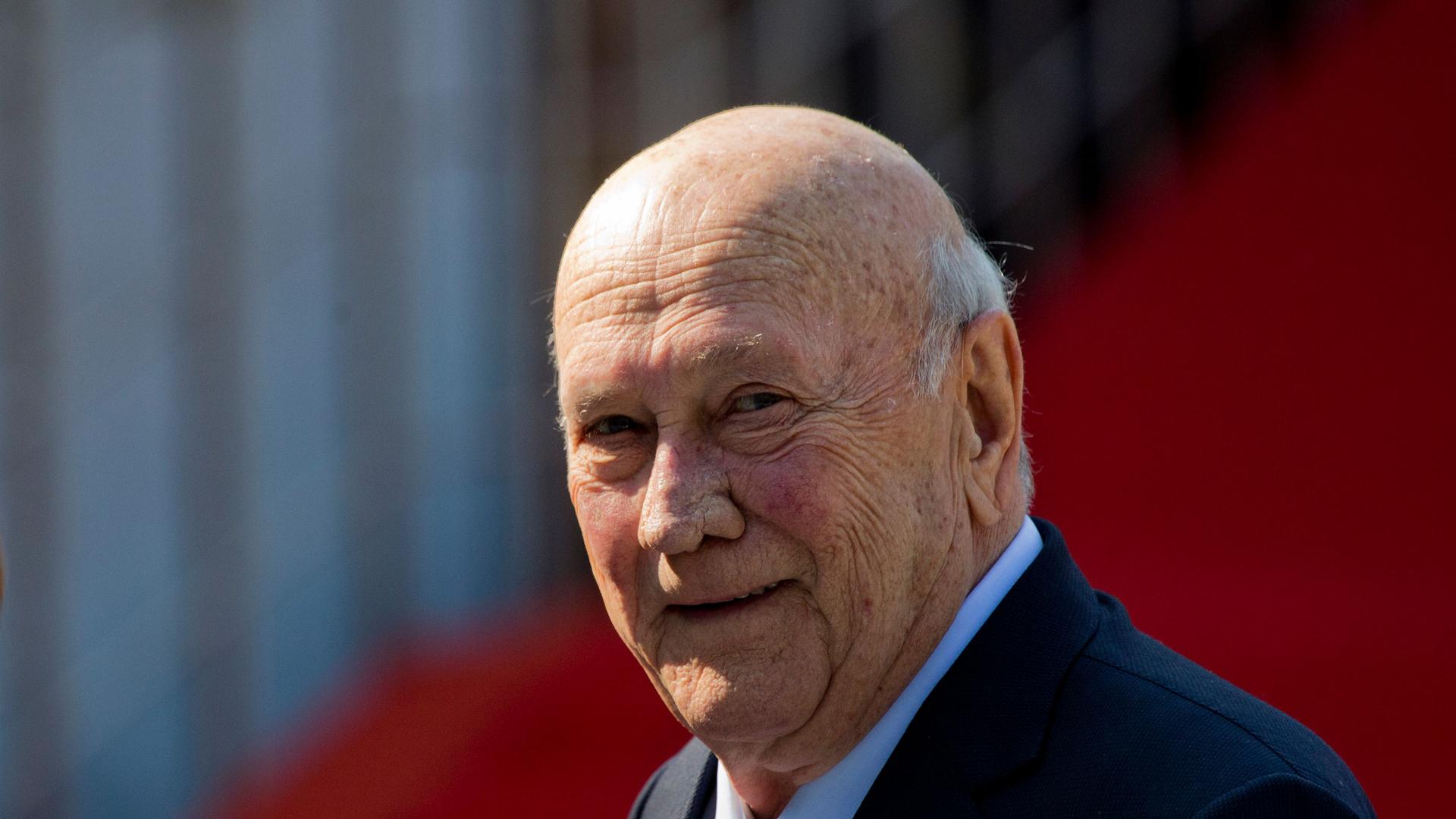 Former South African President FW de Klerk arrives for the swearing-in ceremony of newly elected President Cyril Ramaphosa in Pretoria, South Africa, May 25, 2019. 