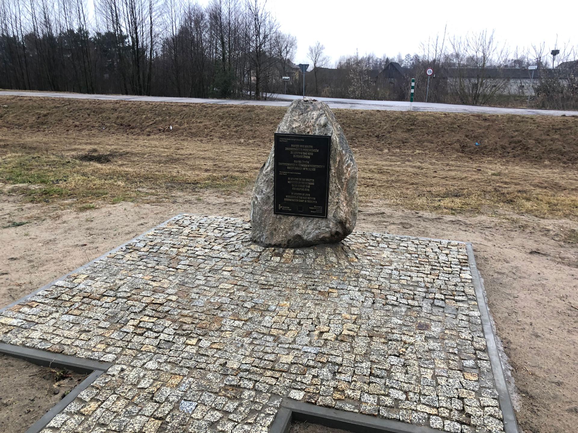 A new monument at the Treblinka railway station has sparked debate among Holocaust historians.