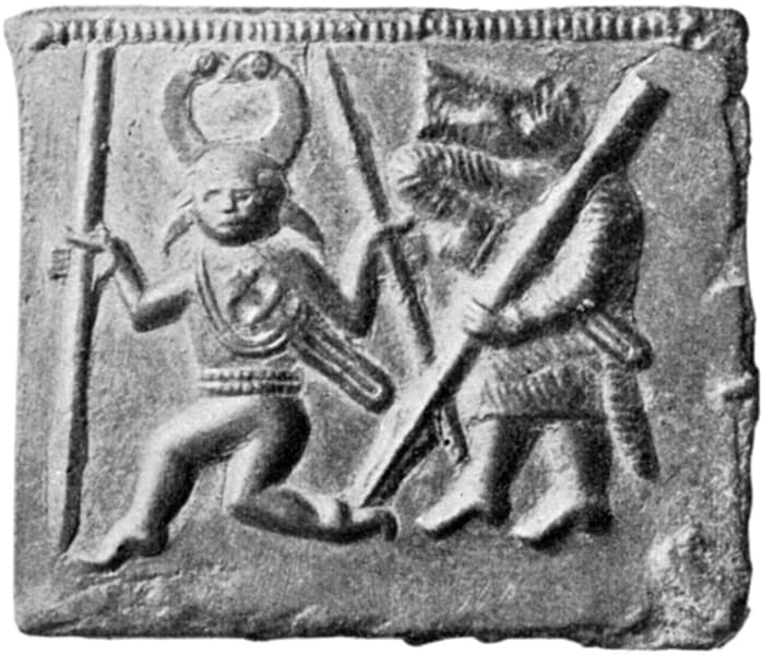 A helmet plate patris