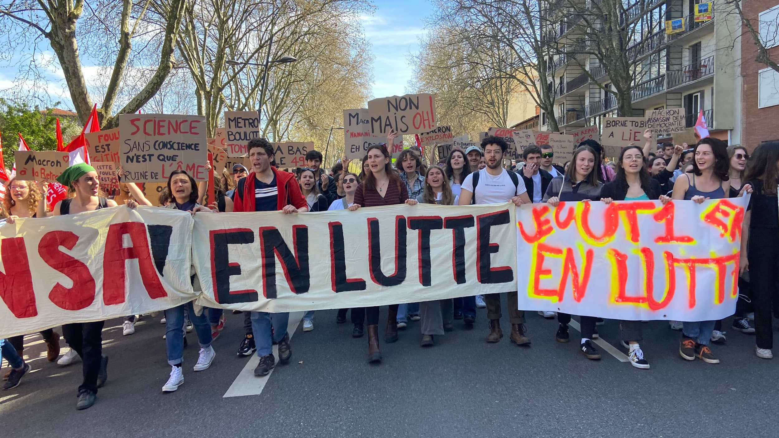 Students from various university departments, from the sciences to humanities, took to the streets of Toulouse.