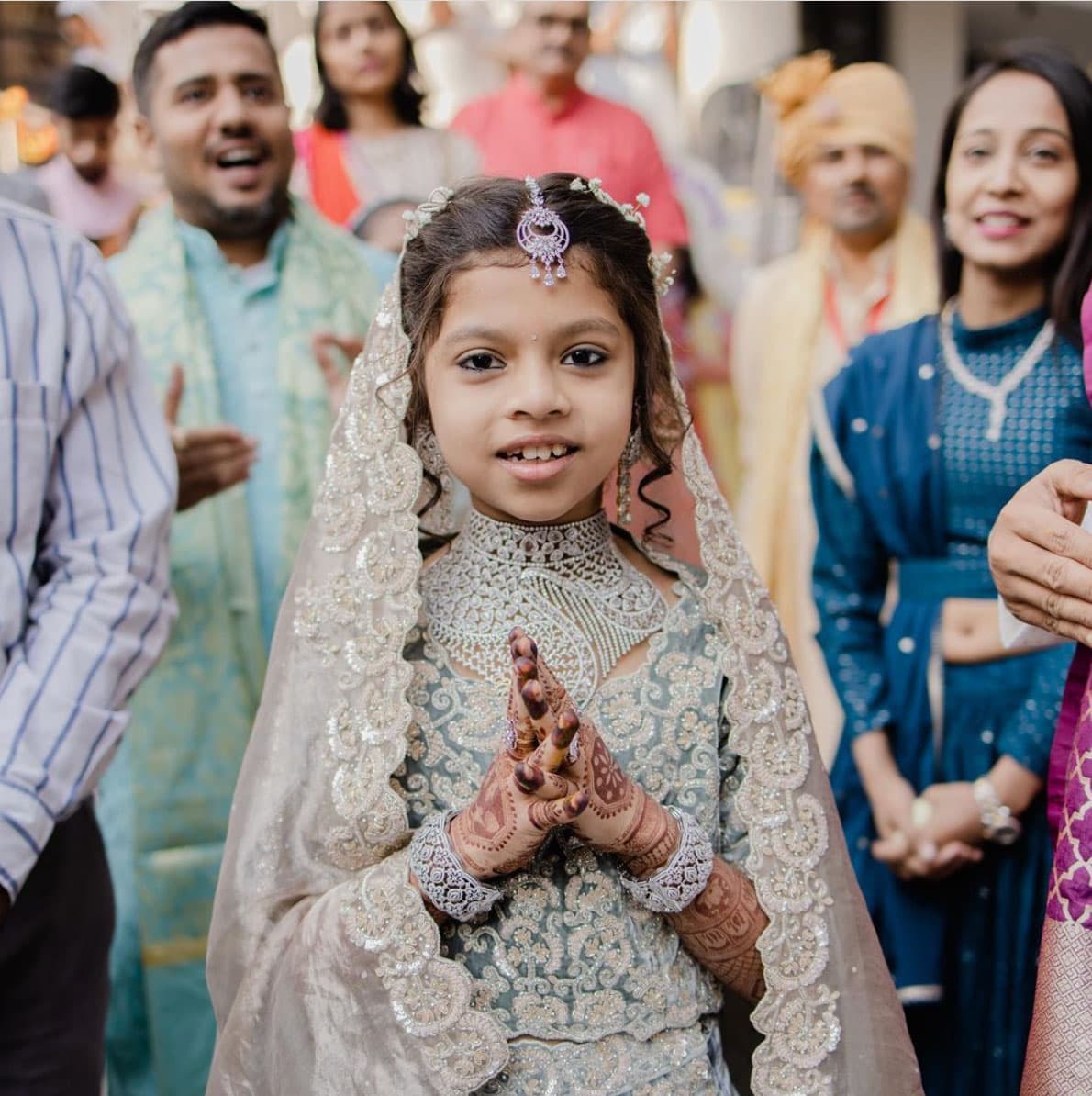 Devanshi Sanghvi renounces the world and joins a Jain monastery.
