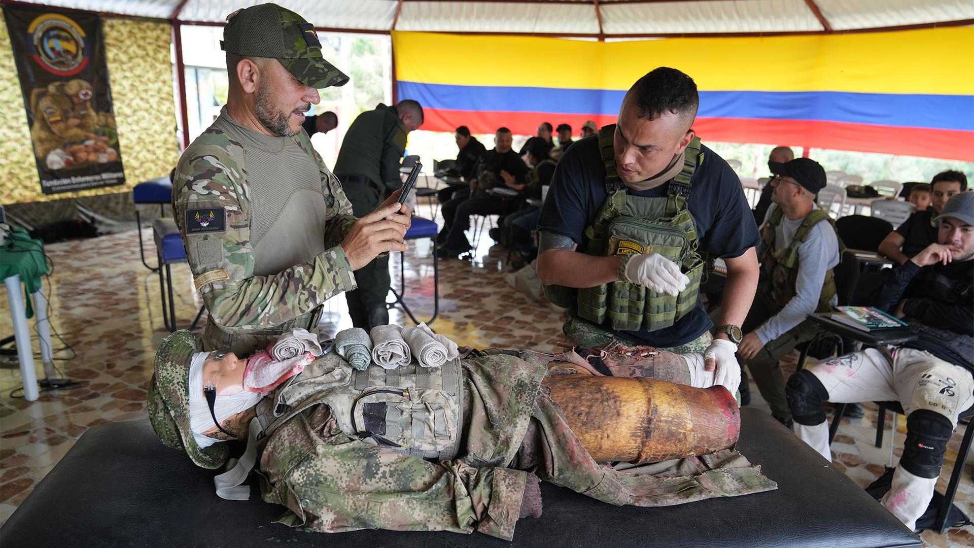 Former combat medic Hector Bernal trains soldiers in tactical medicine at his center outside Bogotá. Bernal says he’s trained more than 20 soldiers who have gone to Ukraine recently.