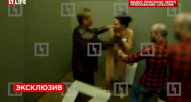 Life.ru broadcasts footage from an attack by Viacheslav Datsik and his men on women at a presumed brothel.