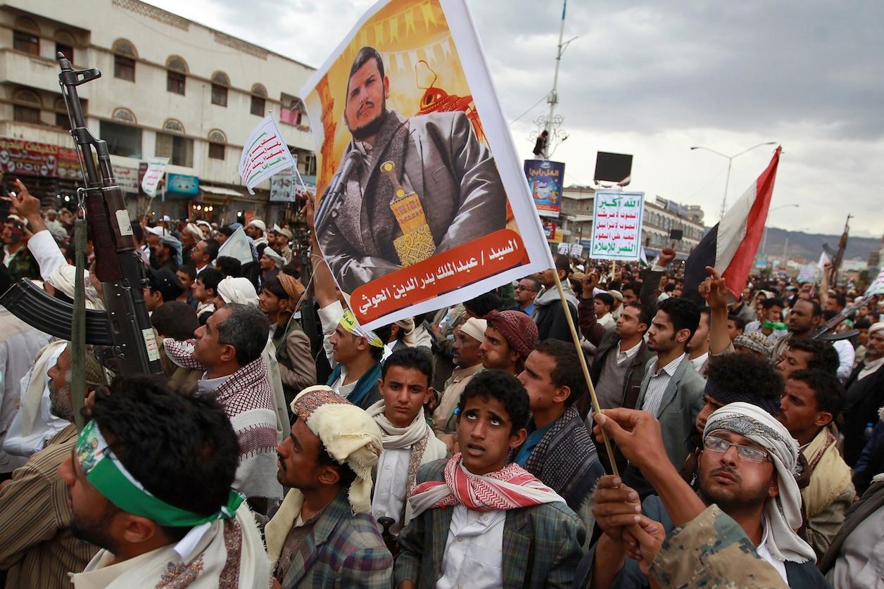 Huthi militia supporters rally in Sanaa on March 26, 2015.