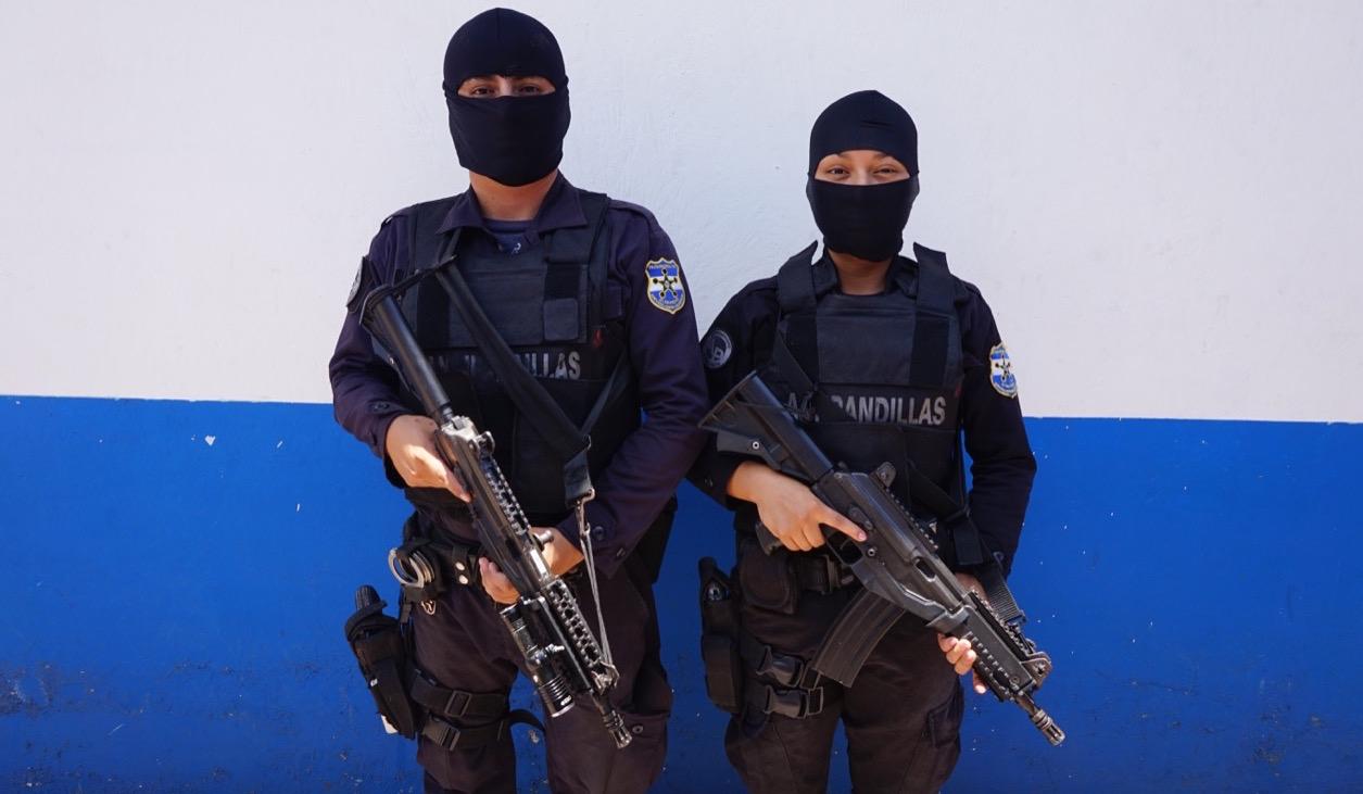El Salvador police
