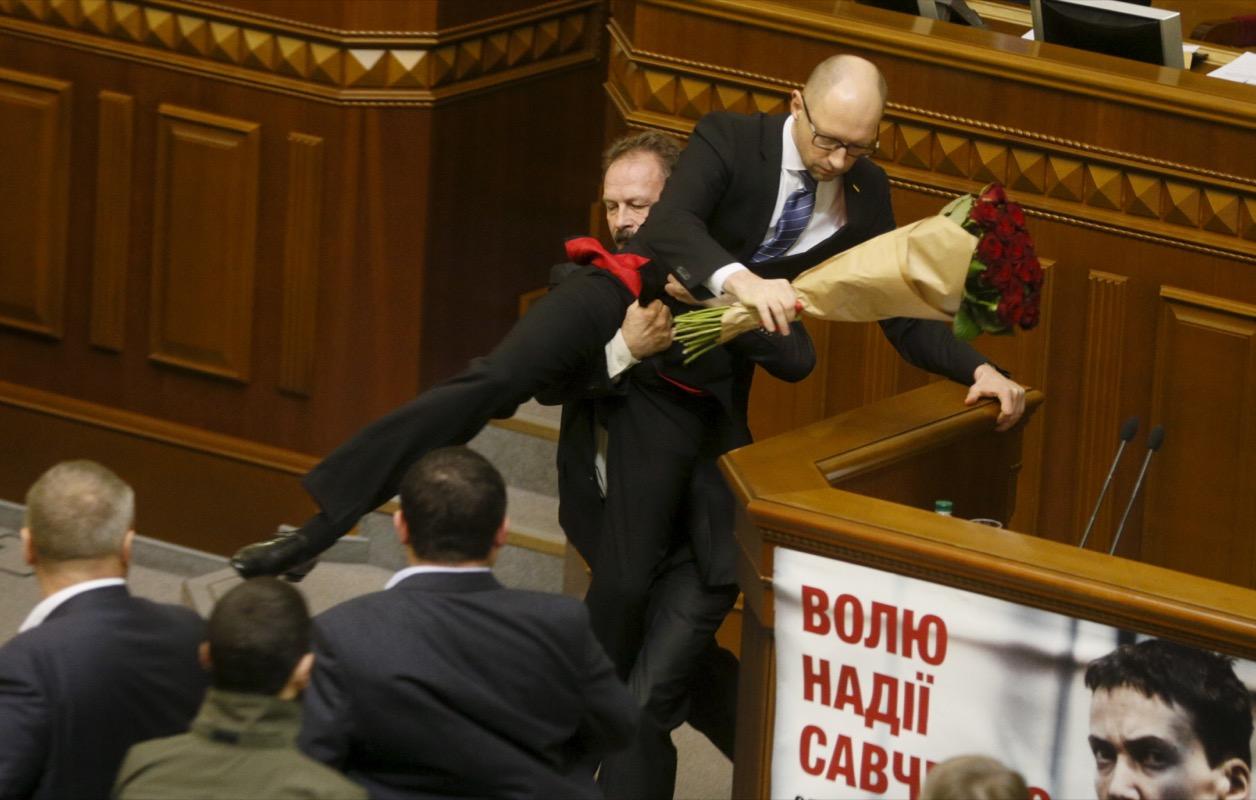 Ukraine parliament fight