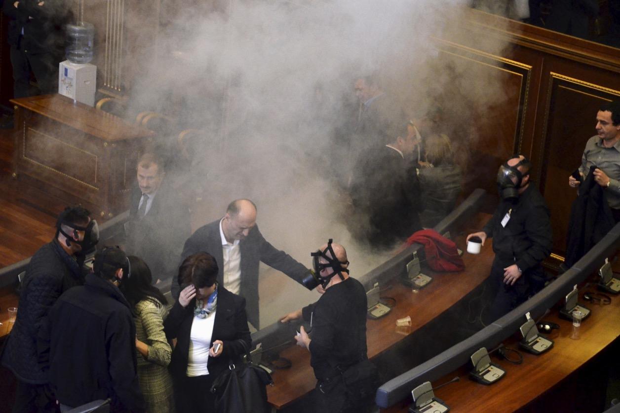 Kosovo parliament tear gas