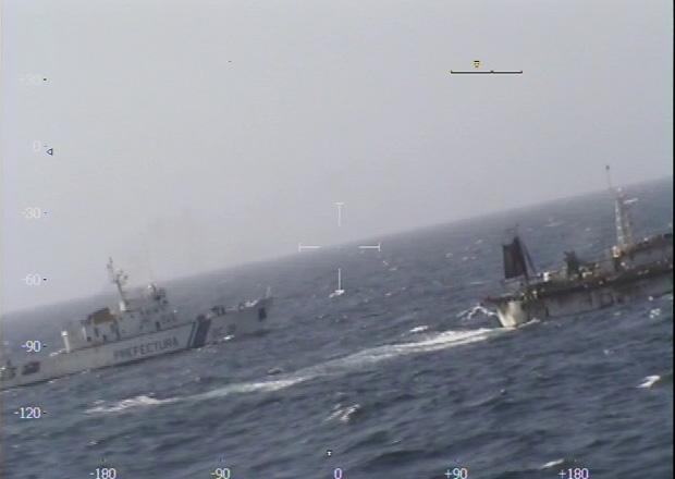 Argentina coast guard sinks Chinese boat