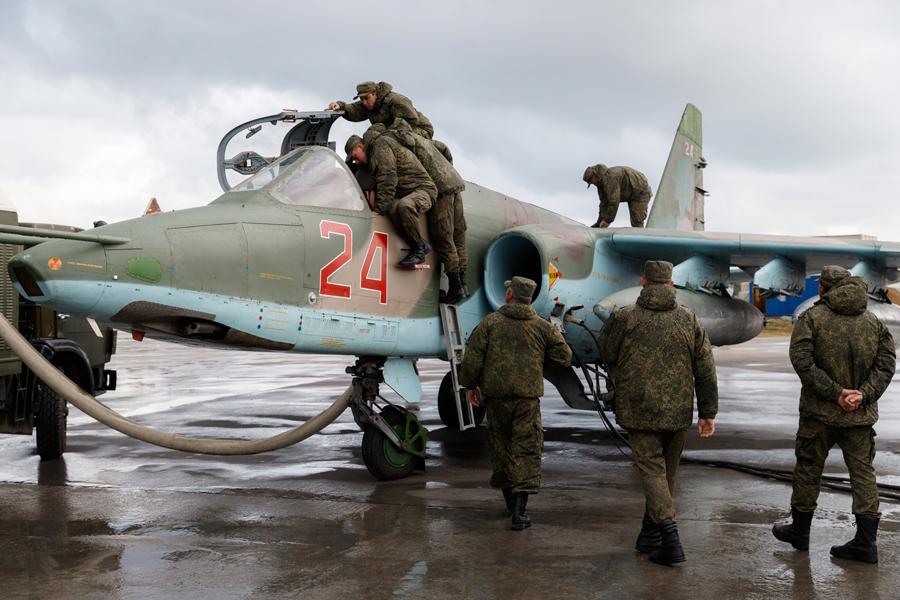 Su-25 crews prepare to fly home from the Hmeymim airbase.