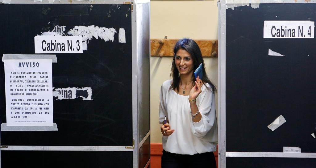 Virginia Raggi, 5-Star Movement candidate for Rome's mayor, casts her vote at the polling station in Rome, Italy June 19, 2016.