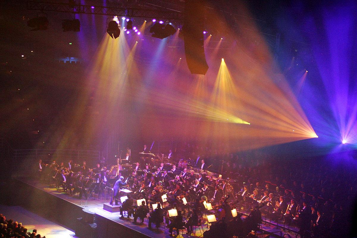 Anthony Inglis conducting the Melbourne Symphony Orchestra and the Royal Australian Airforce Band at the Classical Specatular 2005 in the Rod Laver Arena, Melbourne