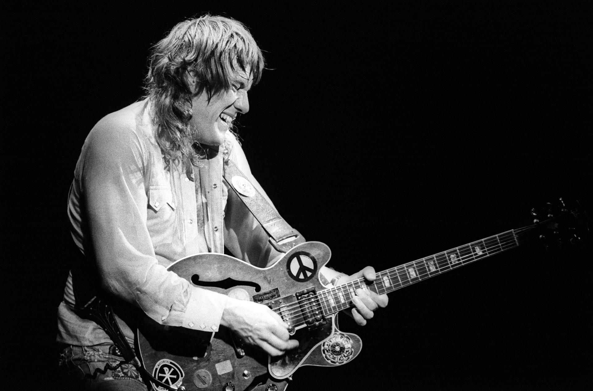 Alvin Lee performs with Ten Years After at Winterland in May 1978 in San Francisco, California.