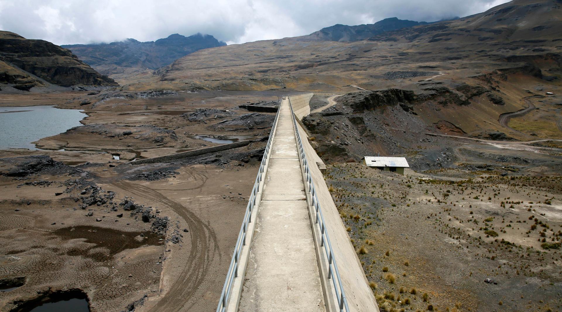 Bolivia’s dried-out Ajuan Khota dam, a reservoir affected by drought near La Paz, photographed on Nov. 17.